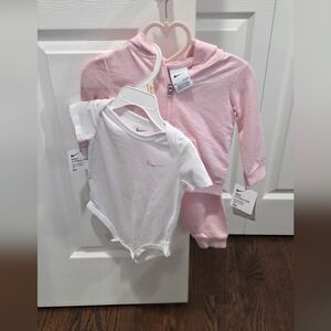 NWT Nike Baby 3 Piece Set